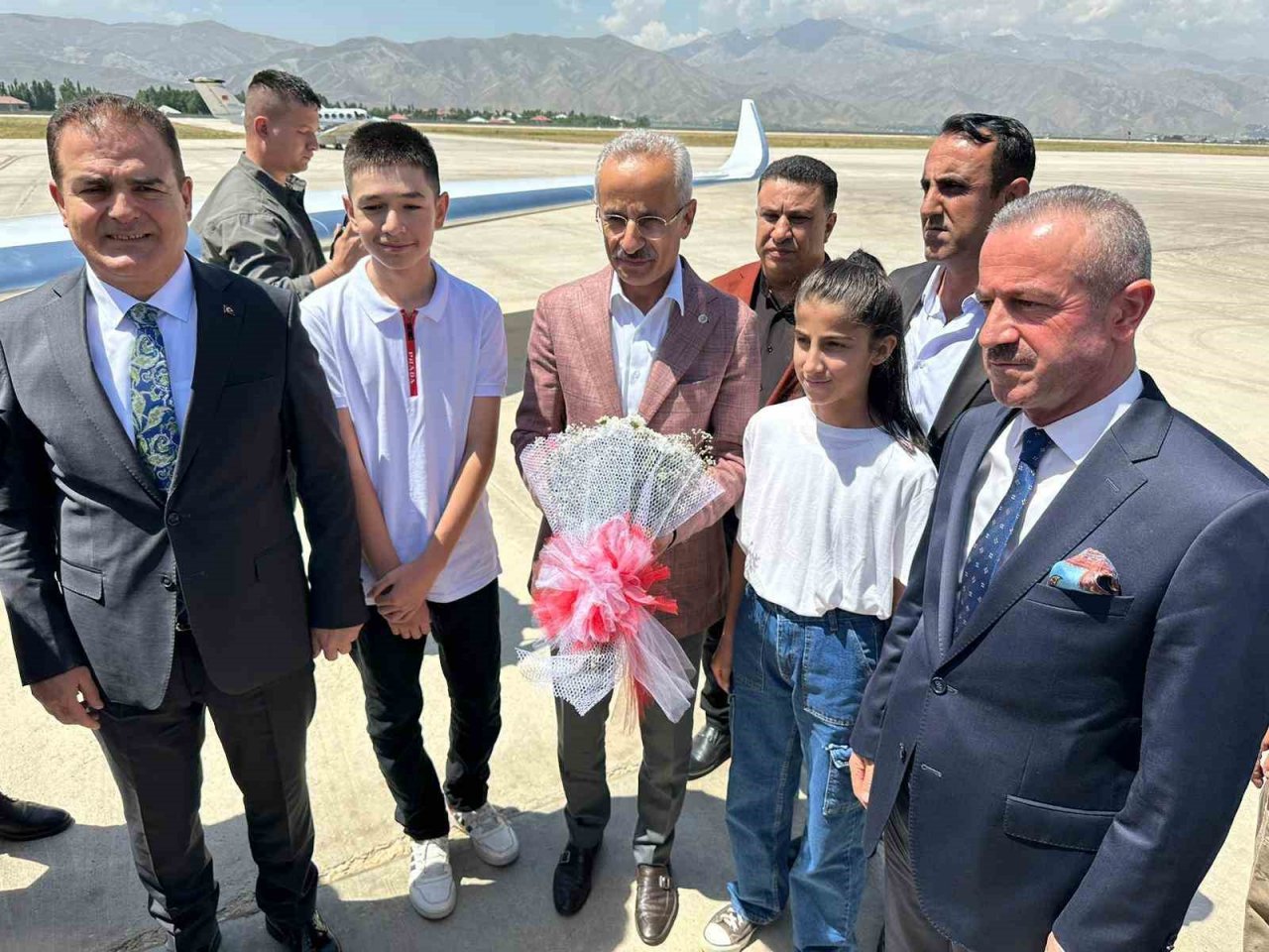 Ulaştırma ve Altyapı Bakanı Uraloğlu Yüksekova’da