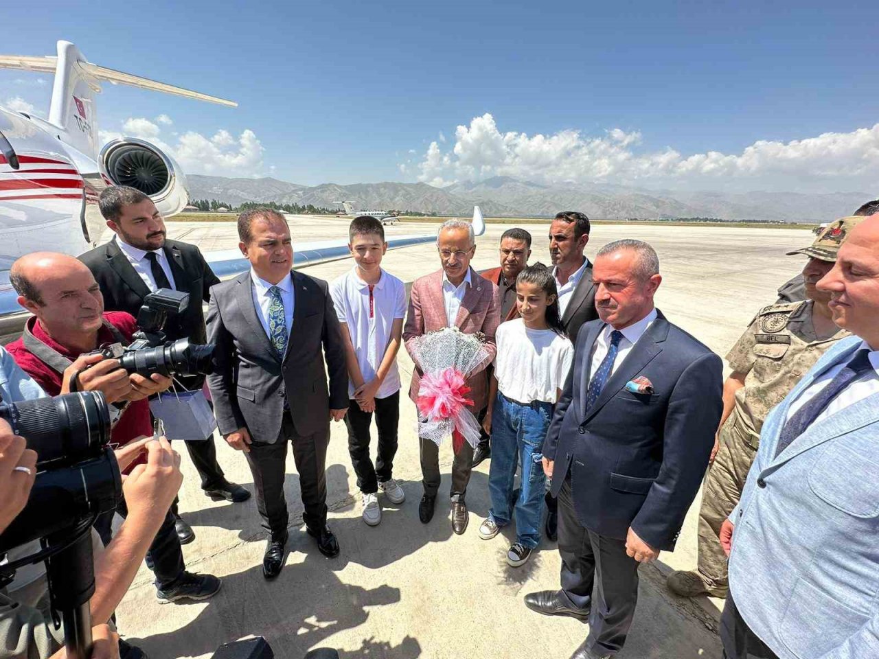 Ulaştırma ve Altyapı Bakanı Uraloğlu Yüksekova’da