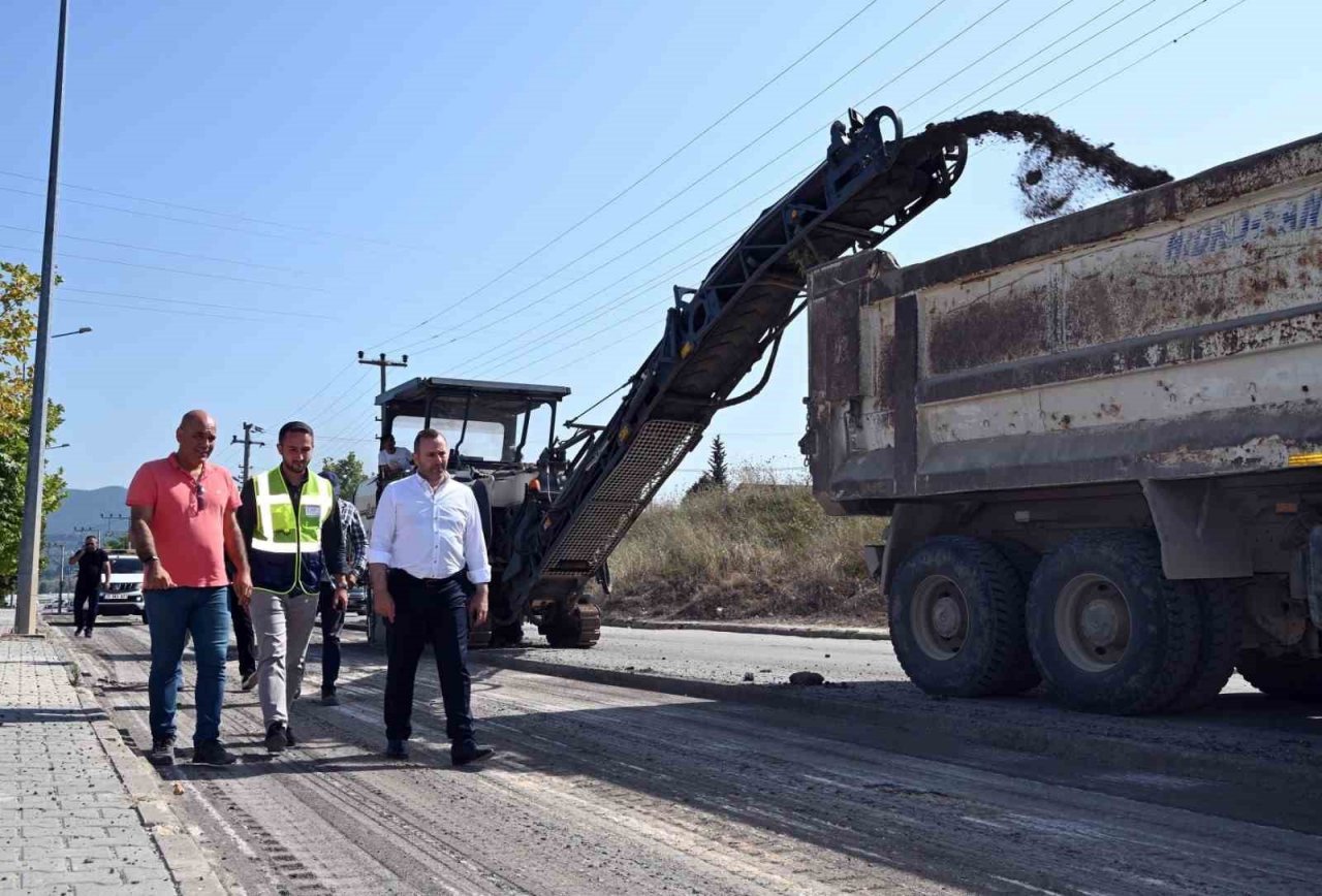 Radar Caddesi’nin asfaltı yenileniyor
