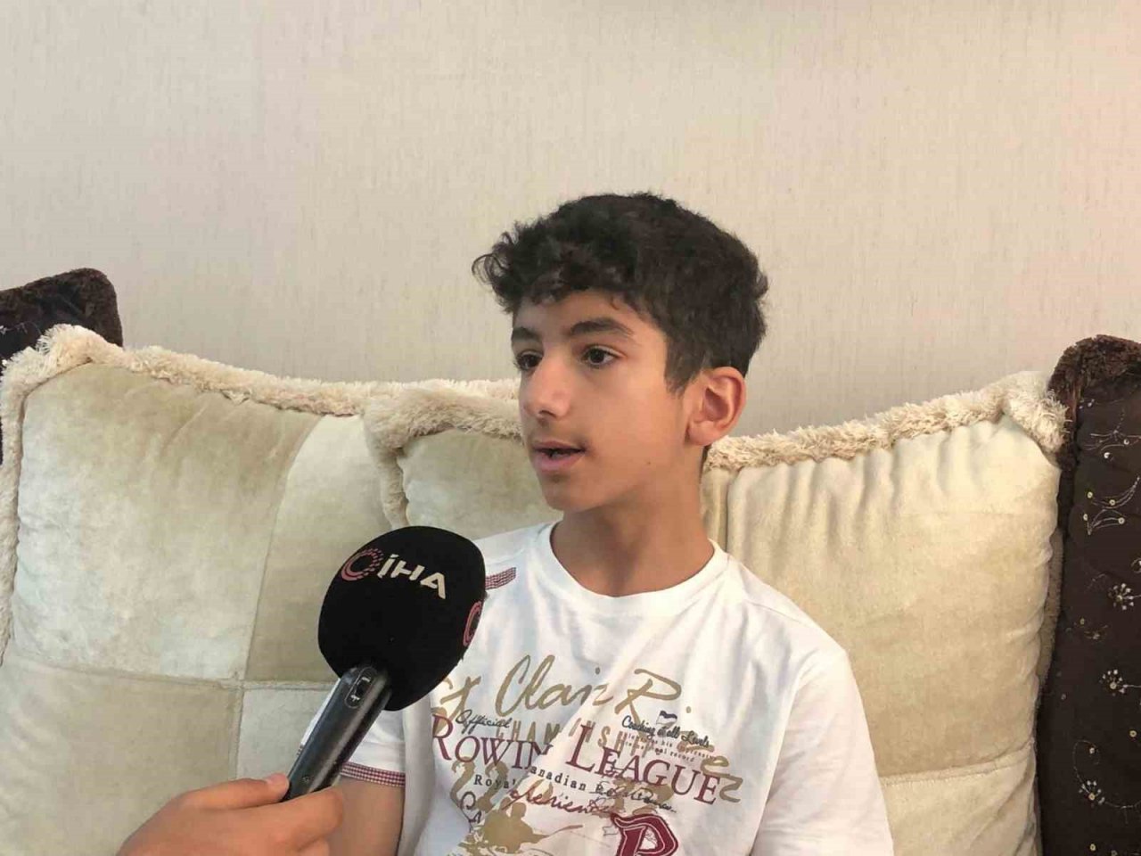 Köpeklerin saldırdığı 13 yaşındaki çocuk ölümden döndü