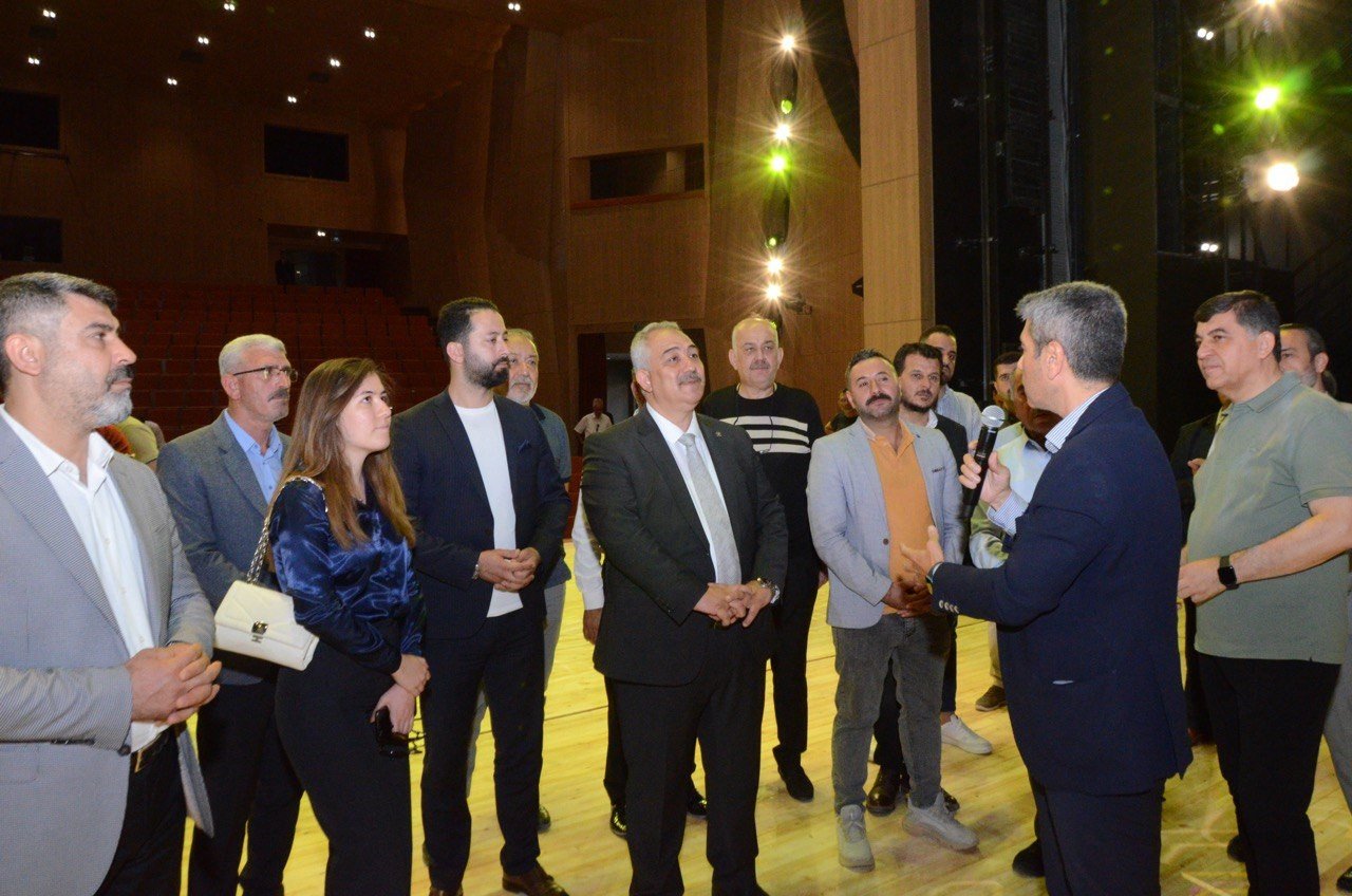 Belediyelerin hizmetlerini yerinde inceledi