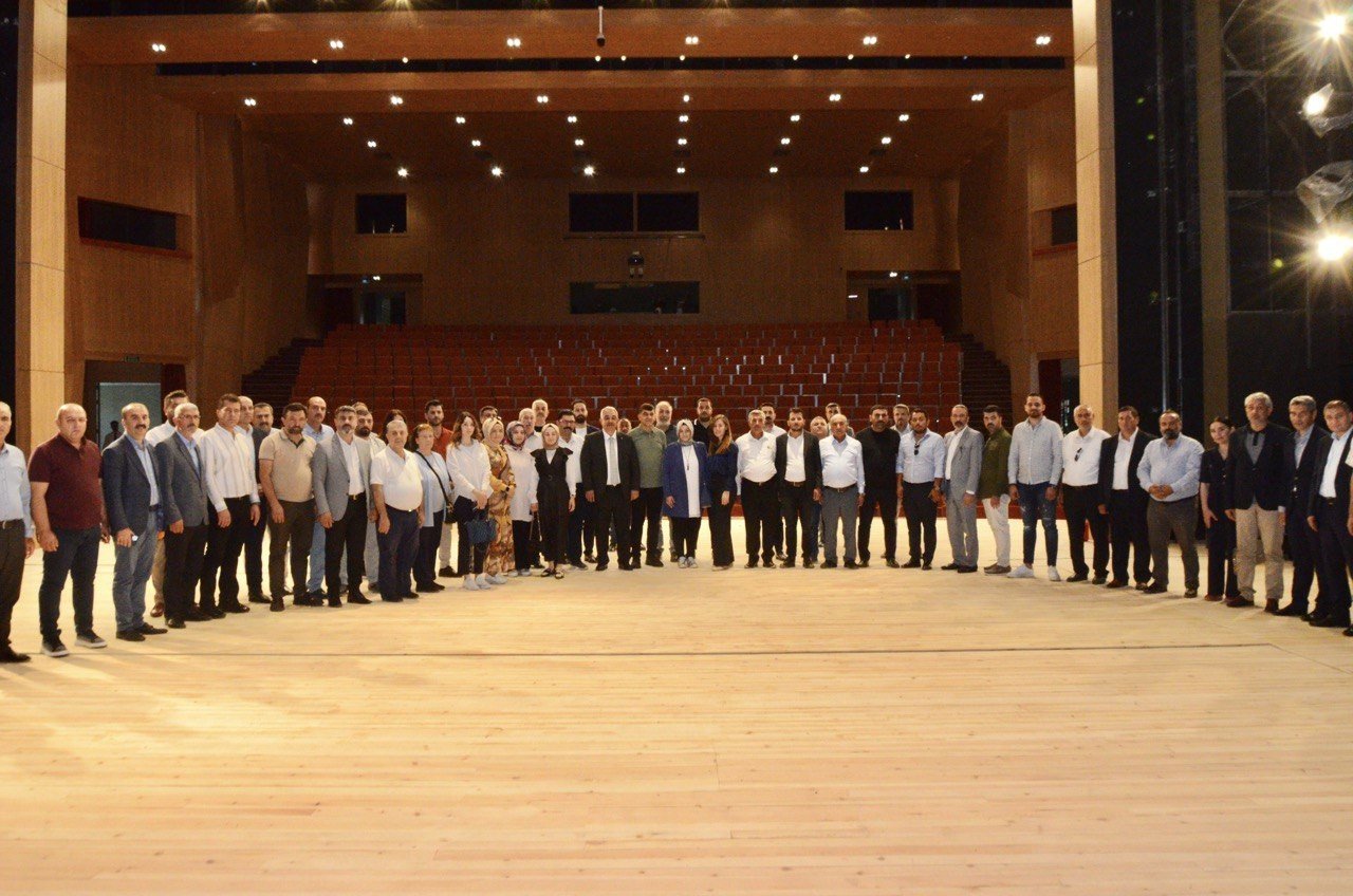 Belediyelerin hizmetlerini yerinde inceledi