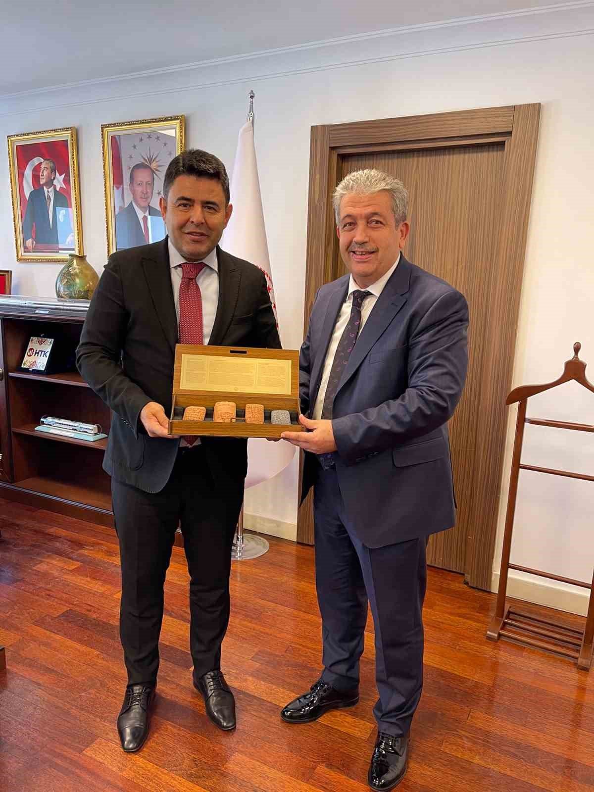 Özsoy, bakan yardımcılarını ziyaret etti