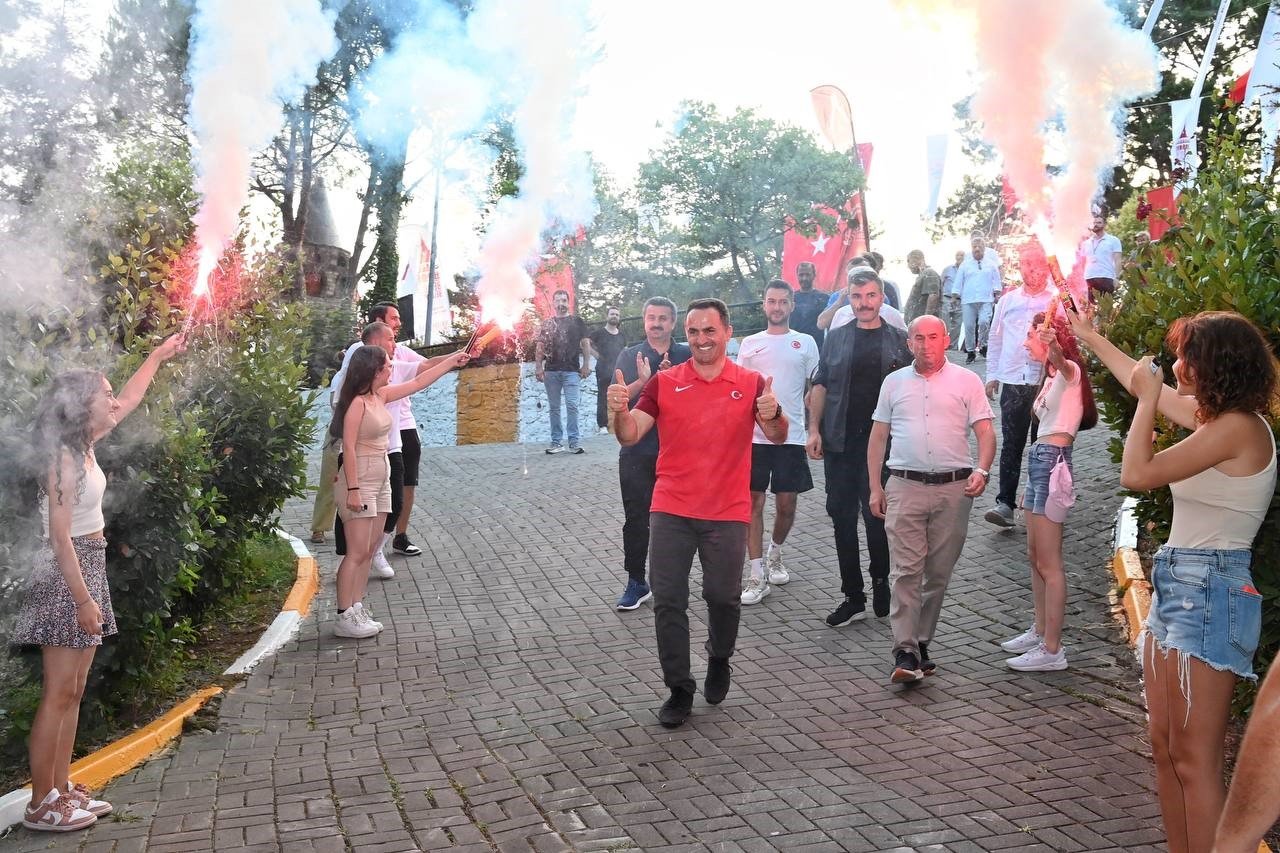 Başkan Yıldız gençlerle birlikte Kefken Kampı’nda