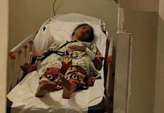 Düğünde eşini bıçakladı