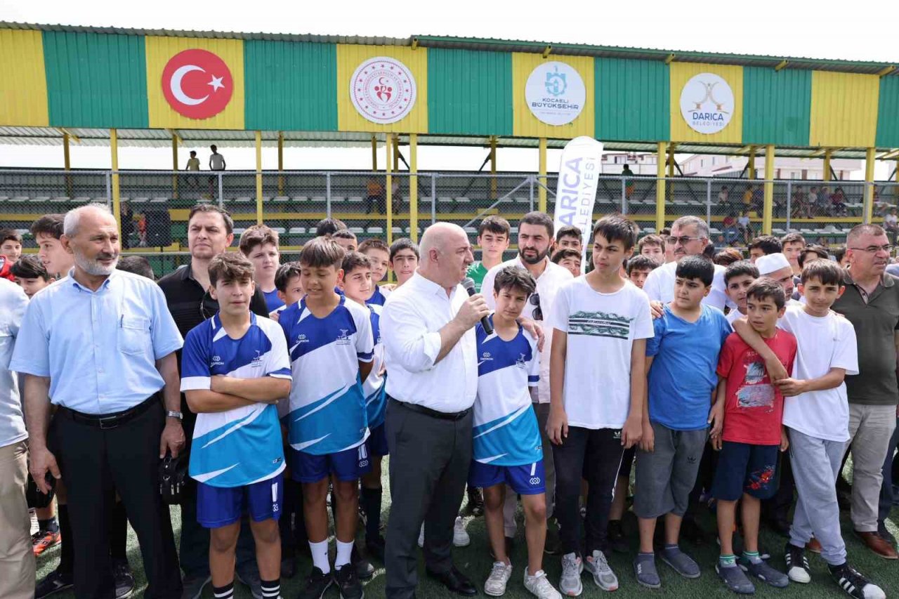 Camiler arası futbol turnuvası çekişmeli başladı
