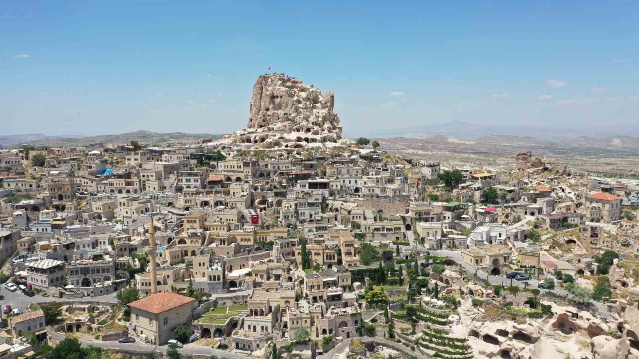 Kapadokya’nın zirvesine 111 bin kişi çıktı