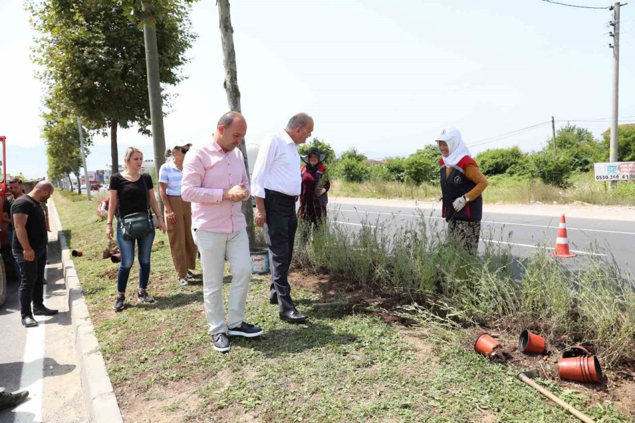Başkan Özlü sahadaki çalışmaları inceledi