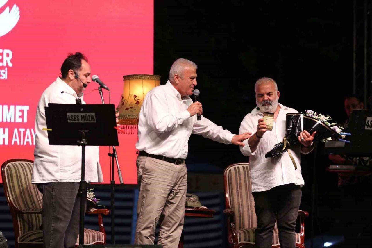 Efelerli vatandaşlar açık havada sanata doydu