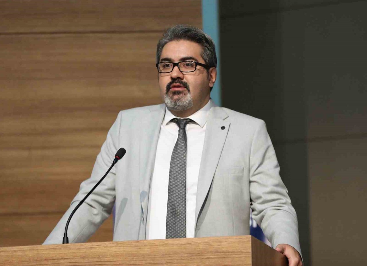 ERÜ Adalet MYO’da 12. dönem mezuniyet sevinci