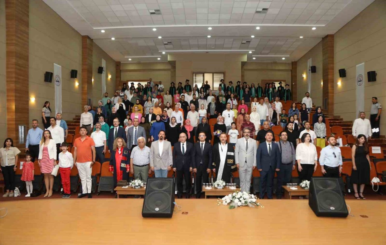 ERÜ Adalet MYO’da 12. dönem mezuniyet sevinci