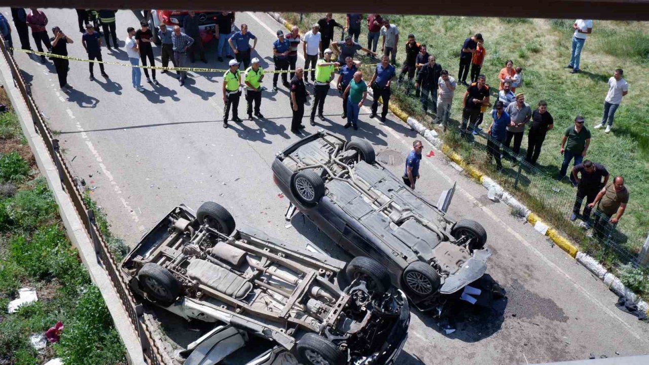 Erzurum’da iki araç köprüden uçtu, can pazarı yaşandı