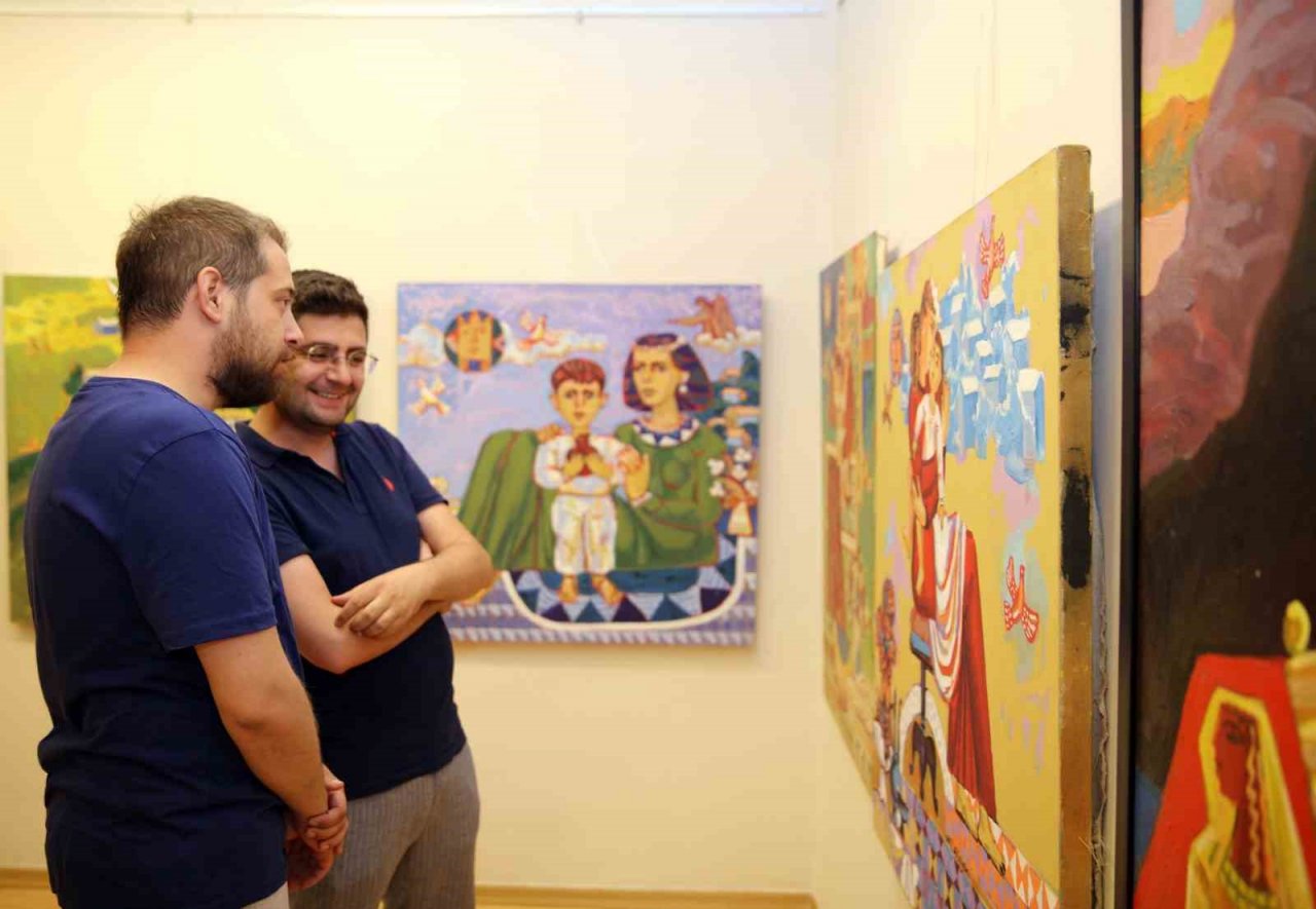 Anneler ve çocuklar temalı resim sergisi