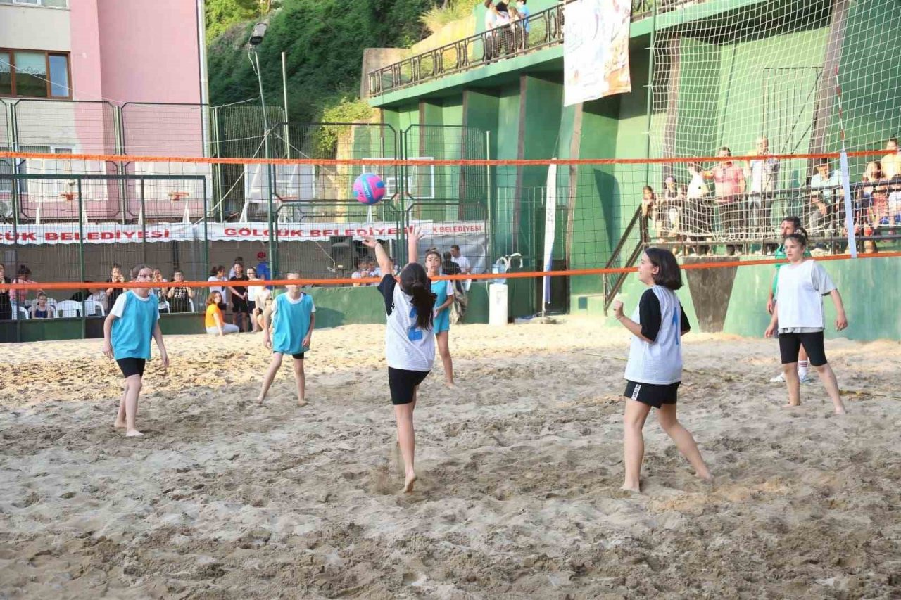 Plaj voleybol turnuvası yarın başlıyor