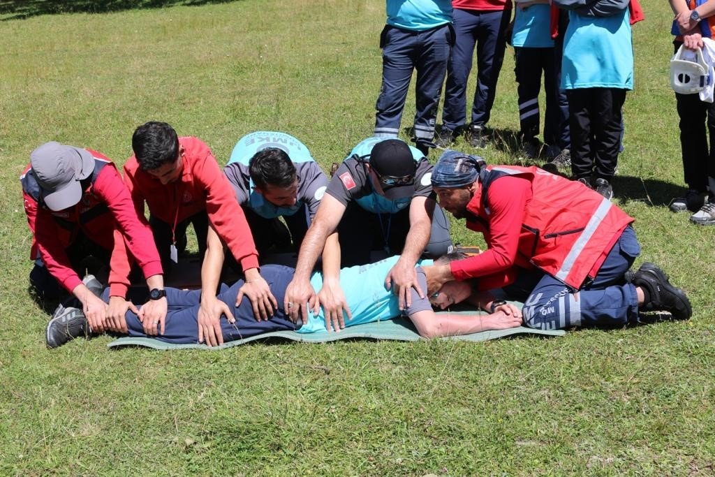 Gümüşhane UMKE ailesi 110 kişiye ulaştı