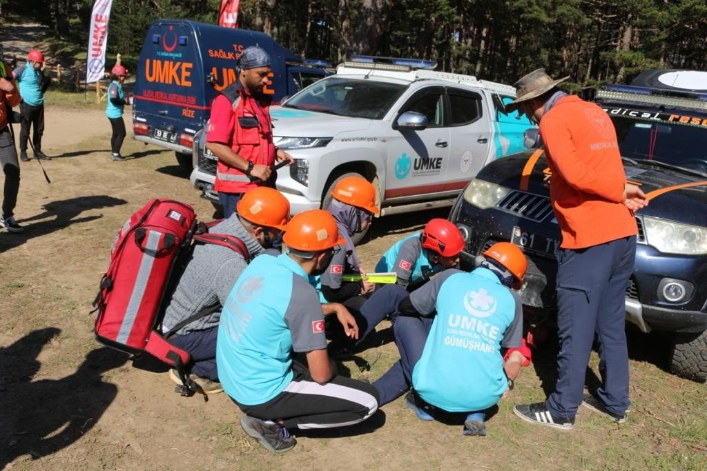 Gümüşhane UMKE ailesi 110 kişiye ulaştı