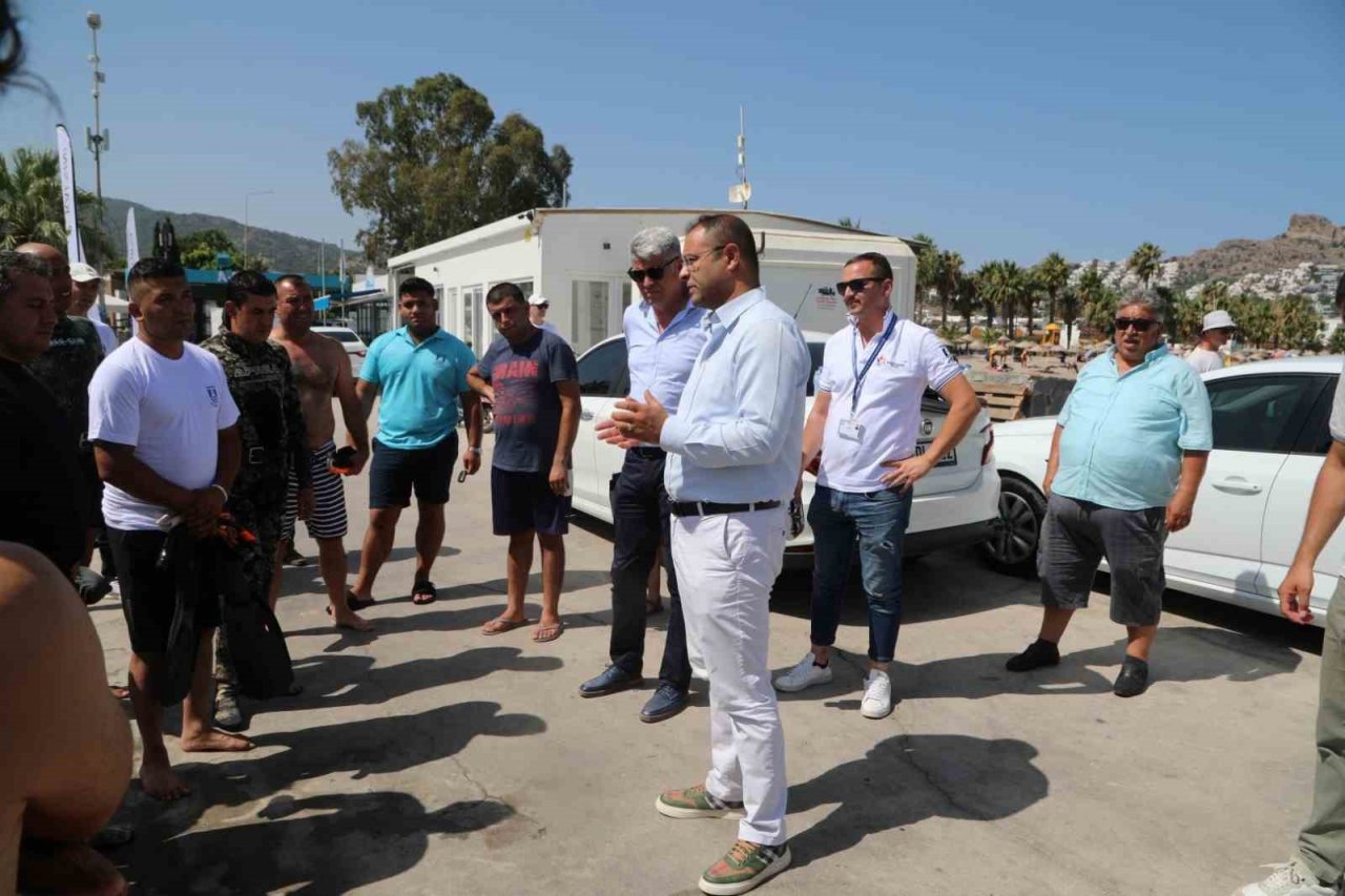 Gündoğan’da deniz dibi temizliği