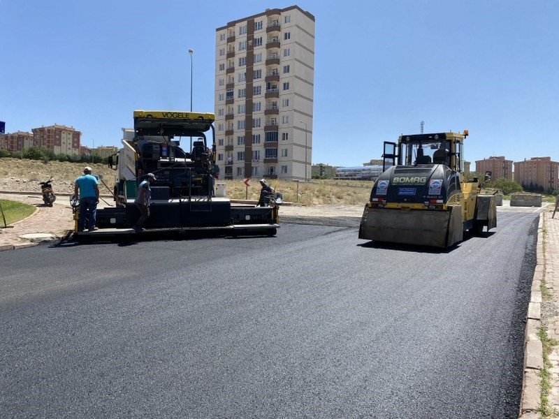 Melikgazi, TOKİ’de Yol Yenileme Çalışması Yapıyor