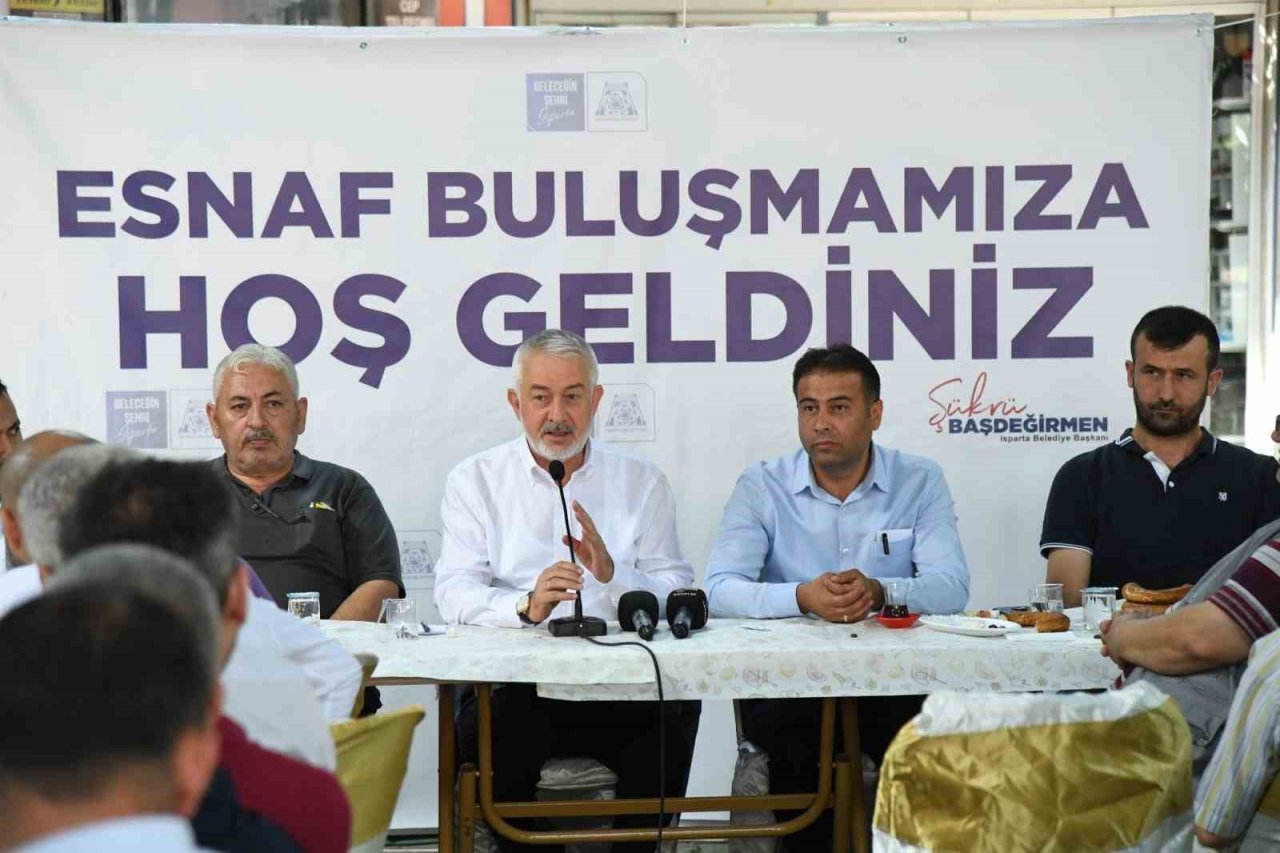 Başkan Başdeğirmen, Cuma Kapalı Pazaryeri esnafıyla buluştu