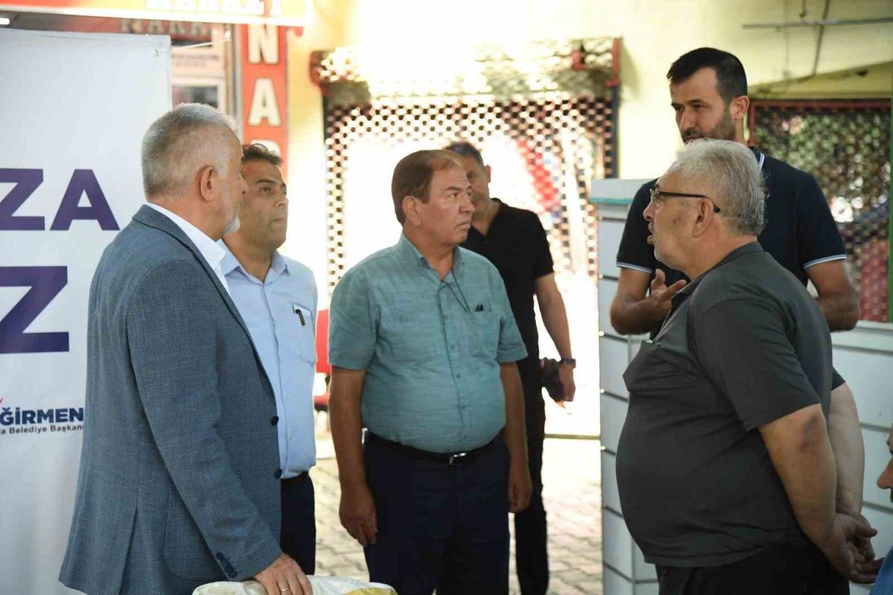 Başkan Başdeğirmen, Cuma Kapalı Pazaryeri esnafıyla buluştu