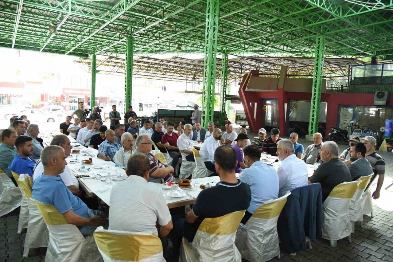 Başkan Başdeğirmen, Cuma Kapalı Pazaryeri esnafıyla buluştu