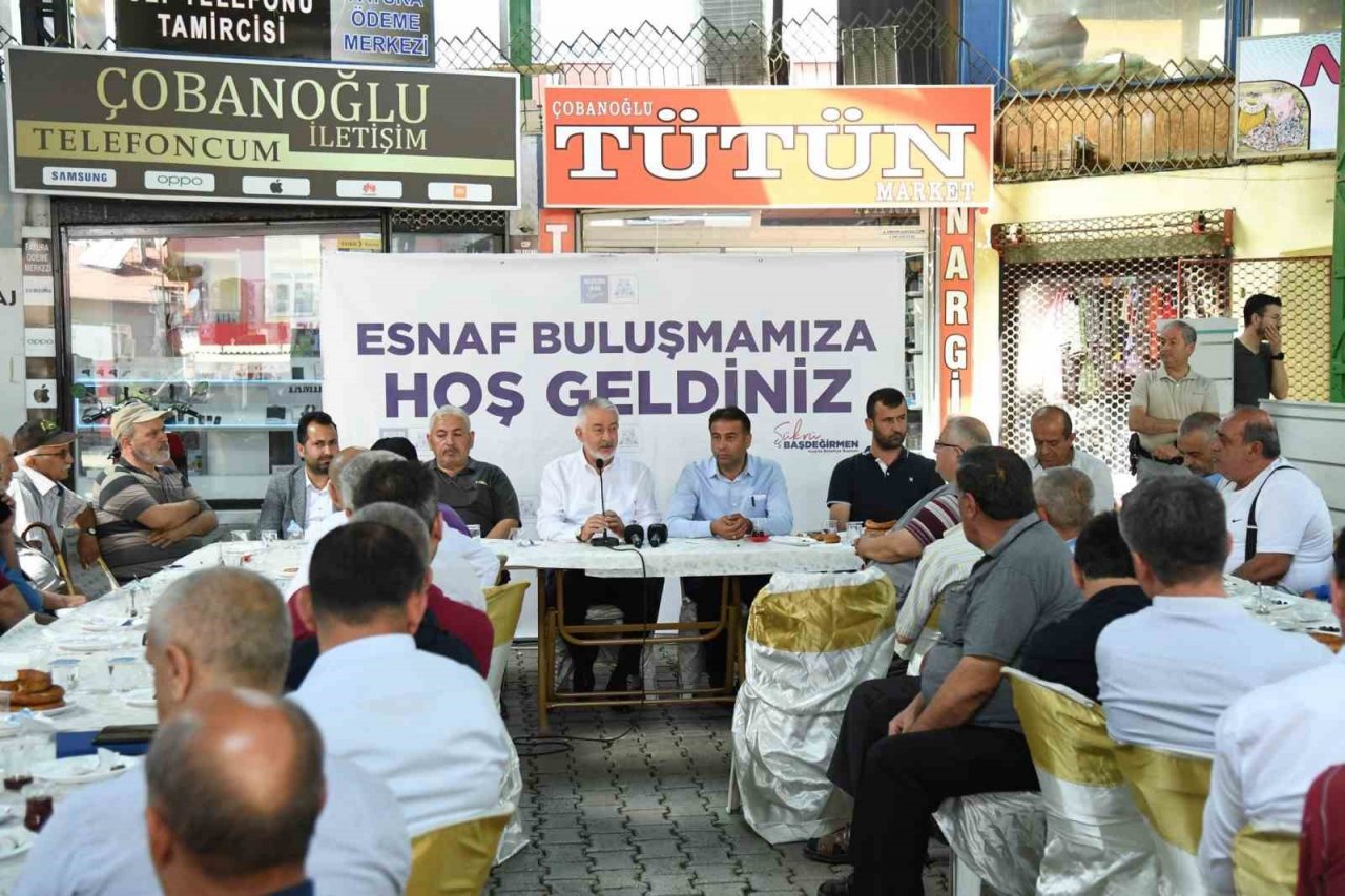 Başkan Başdeğirmen, Cuma Kapalı Pazaryeri esnafıyla buluştu