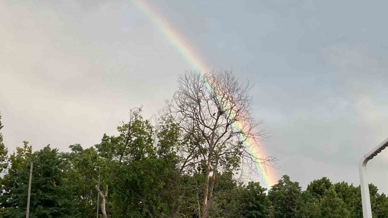 İstanbul’da yağmur sonrası gökkuşağı şöleni