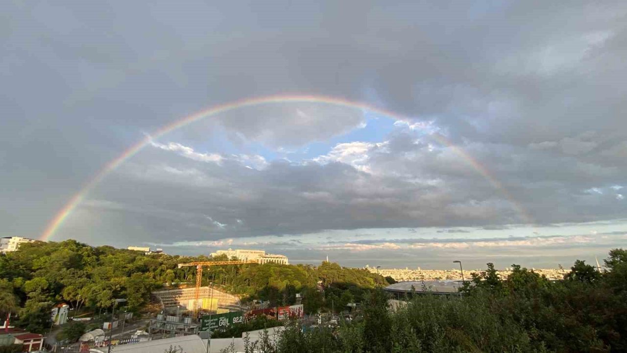 İstanbul’da yağmur sonrası gökkuşağı şöleni