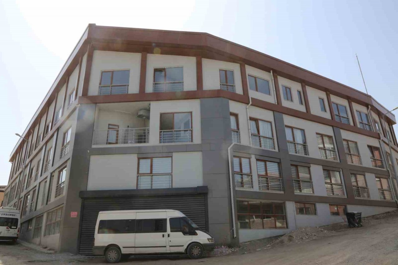 İvrindi Belediye oteli gün sayıyor