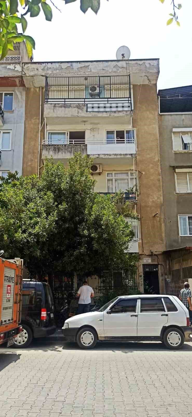 Kapıyı açmayan kayınvalidesini ölü buldu