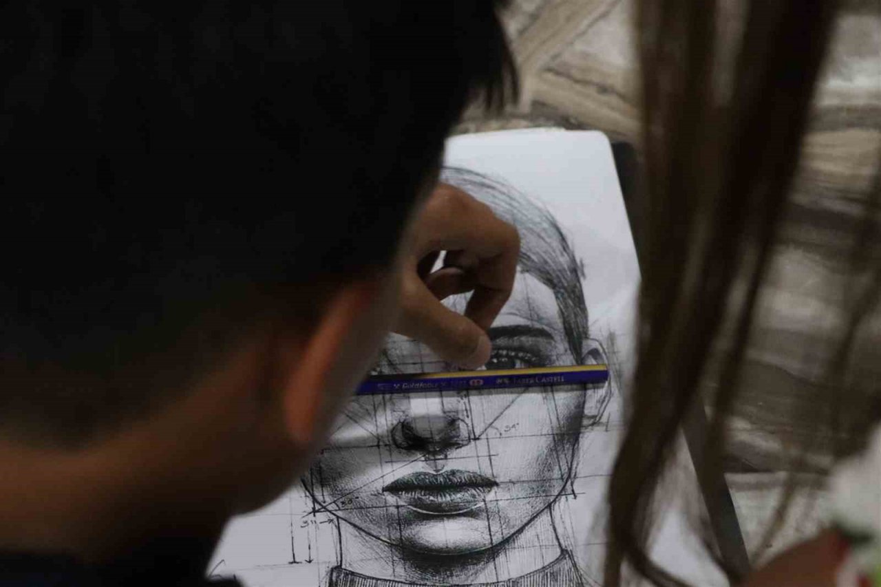 Karakalem kursu yoğun ilgi görüyor