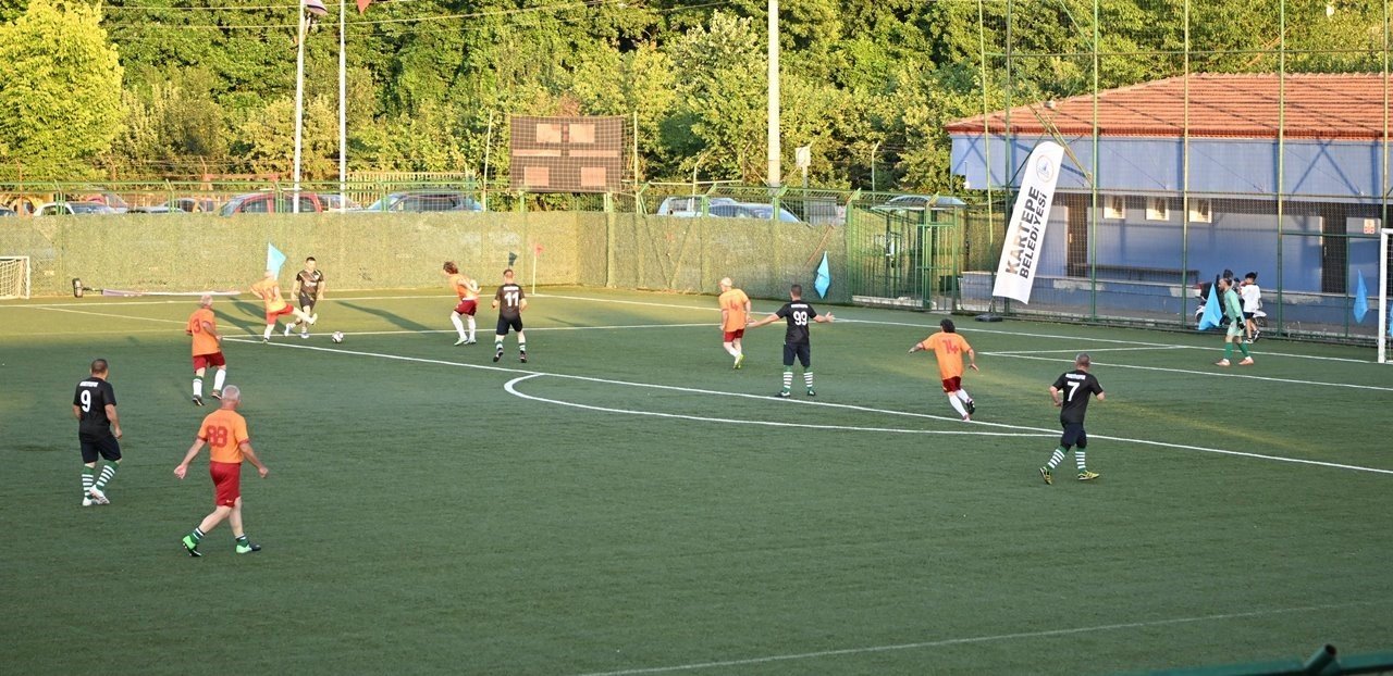 Kartepe’nin şöhretleri sahaya çıktı