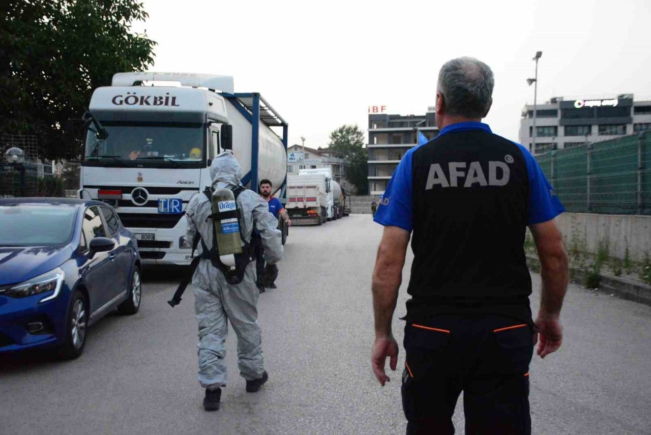 Tankerden gaz sızıntısı ve koku ihbarı AFAD ekiplerini harekete geçirdi