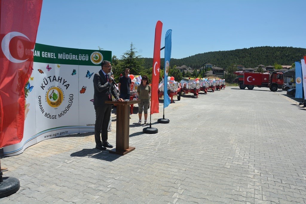 Kütahya’da köylere 14 su tankeri dağıtıldı