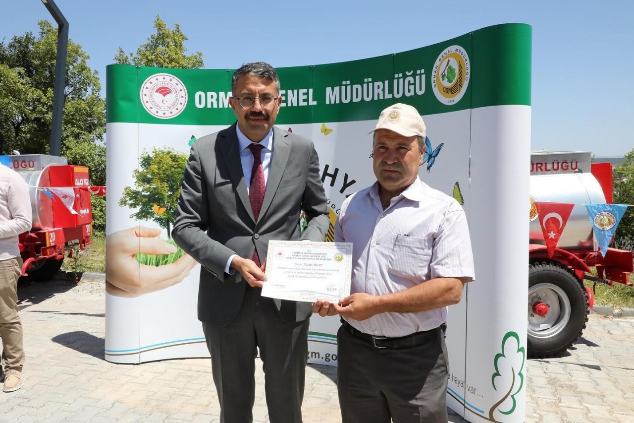 Kütahya’da köylere 14 su tankeri dağıtıldı