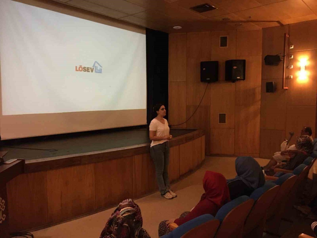 LÖSEV’den kanser hastası olan ailelere seminer