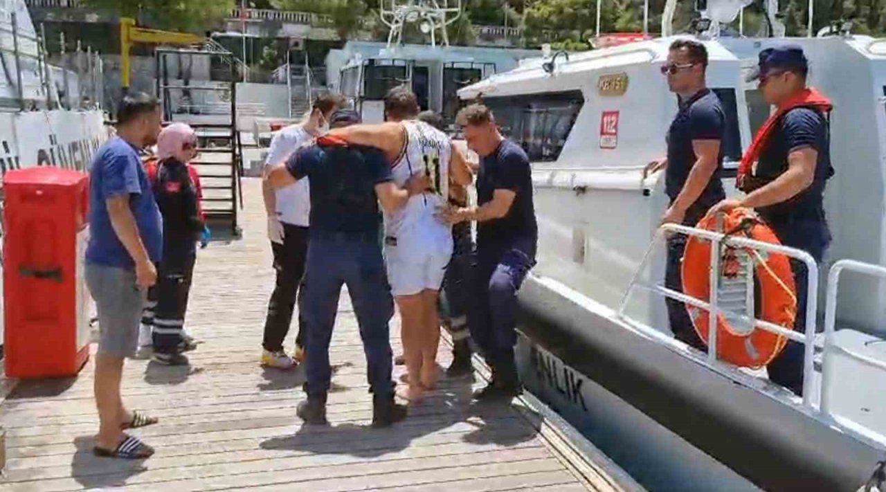 Fethiye ve Bodrum’da Sahil Güvenlikten tıbbi tahliye