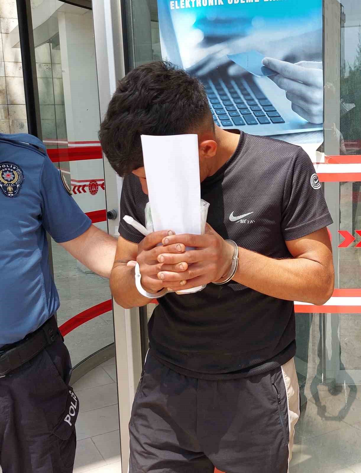 Kamyonetten 560 kilo demir çalan genç tutuklandı