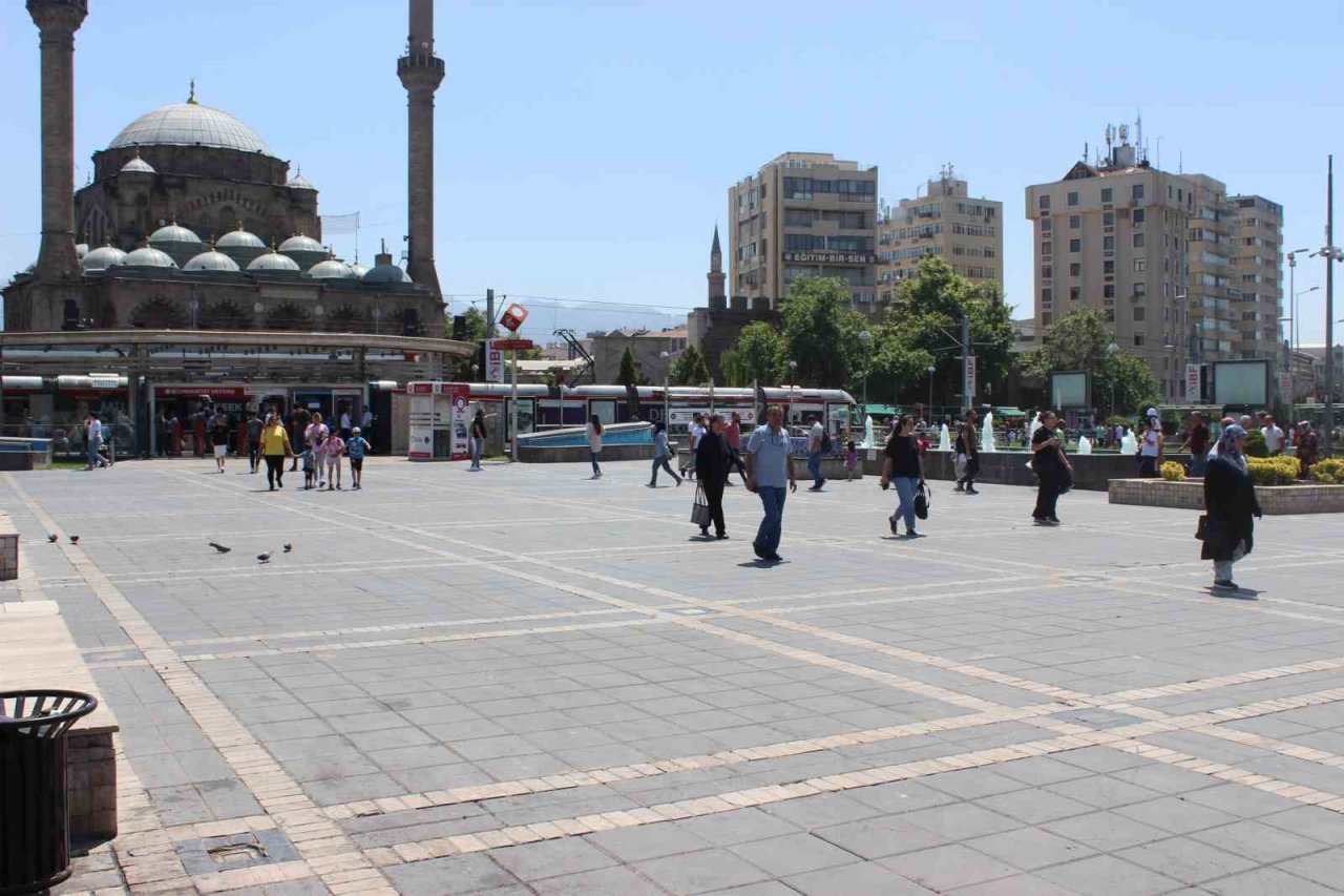 Kayseri’de termometreler 38 dereceyi gösterdi