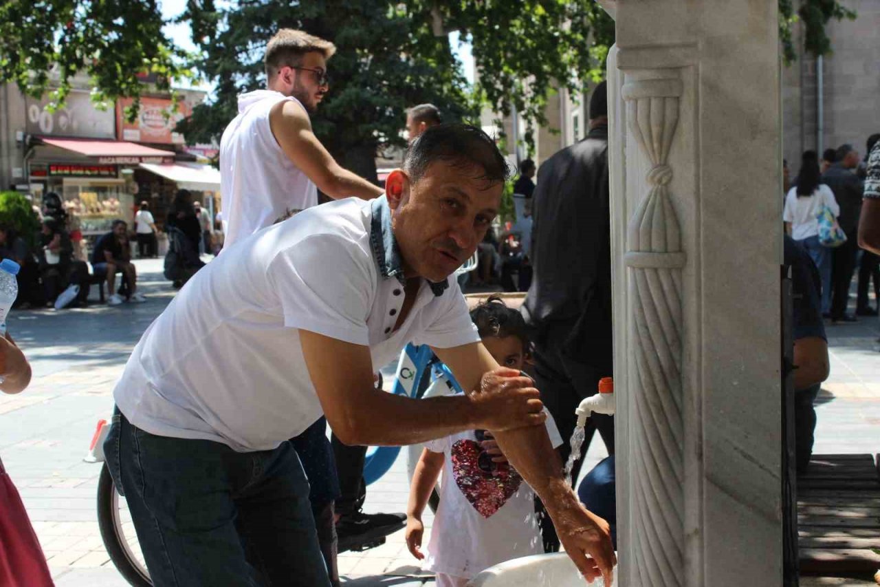 Kayseri’de termometreler 38 dereceyi gösterdi