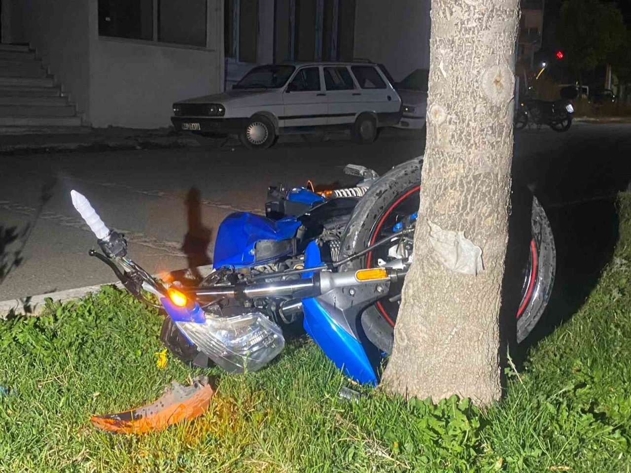 Uşak’ta motosiklet kazası: 2 yaralı