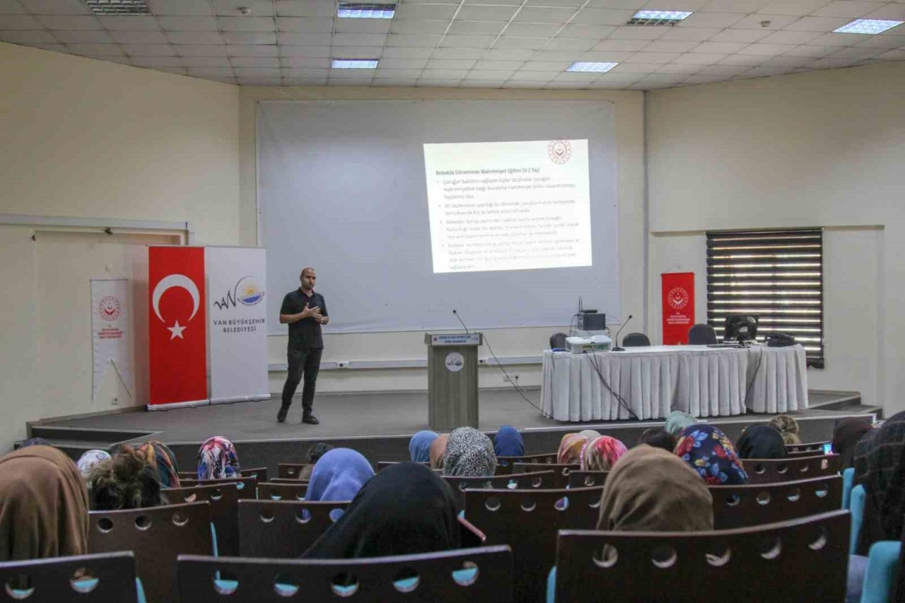Van’da ‘Mahremiyet ve İstismar’ konulu seminer düzenlendi