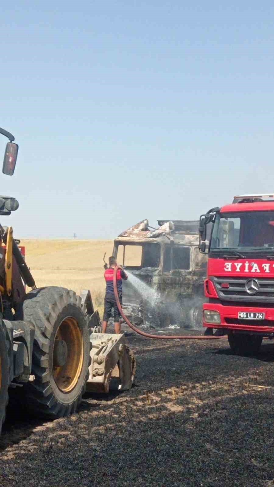 Sorgun’da 200 dekar ekili tarım arazisi küle döndü