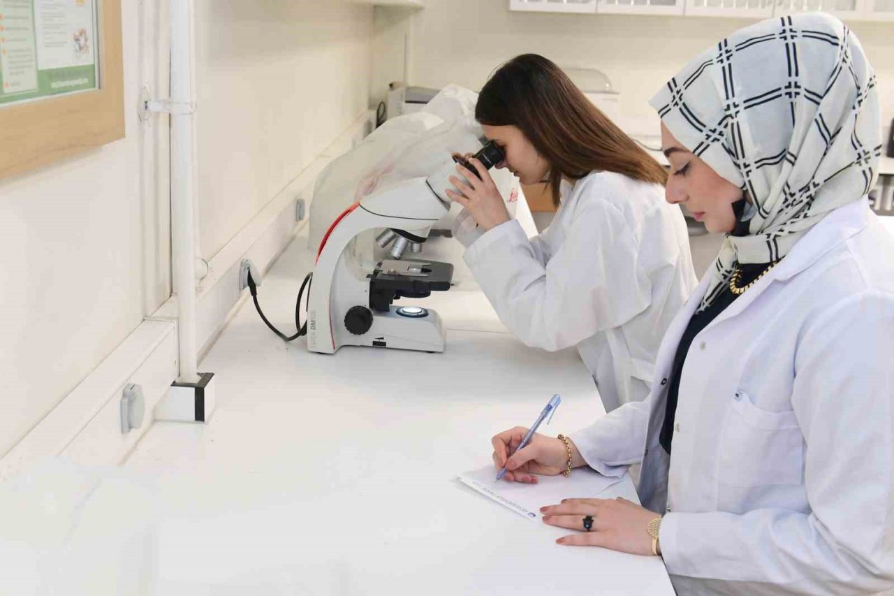 Yunus Emre Sağlık Hizmetleri Meslek Yüksekokulu ara eleman değil aranan mezunlar yetiştiriyor