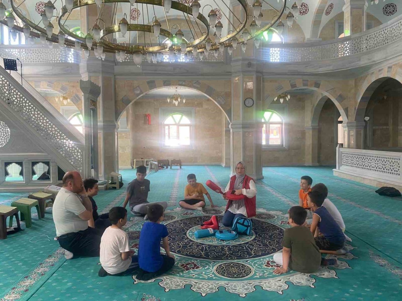 Alaplı’da öğrenciler hem Kur’an öğreniyor hem spor yapıyor