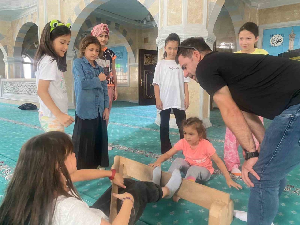 Alaplı’da öğrenciler hem Kur’an öğreniyor hem spor yapıyor