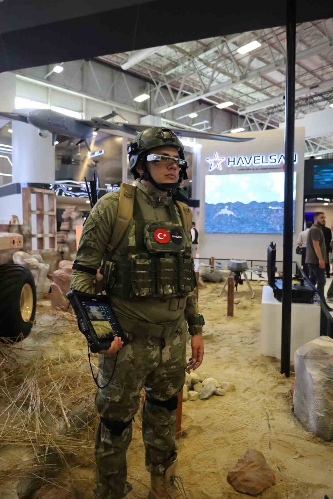 HAVELSAN’ın Cengaver sistemi “Dijital Asker” İDEF’te yoğun ilgi gördü