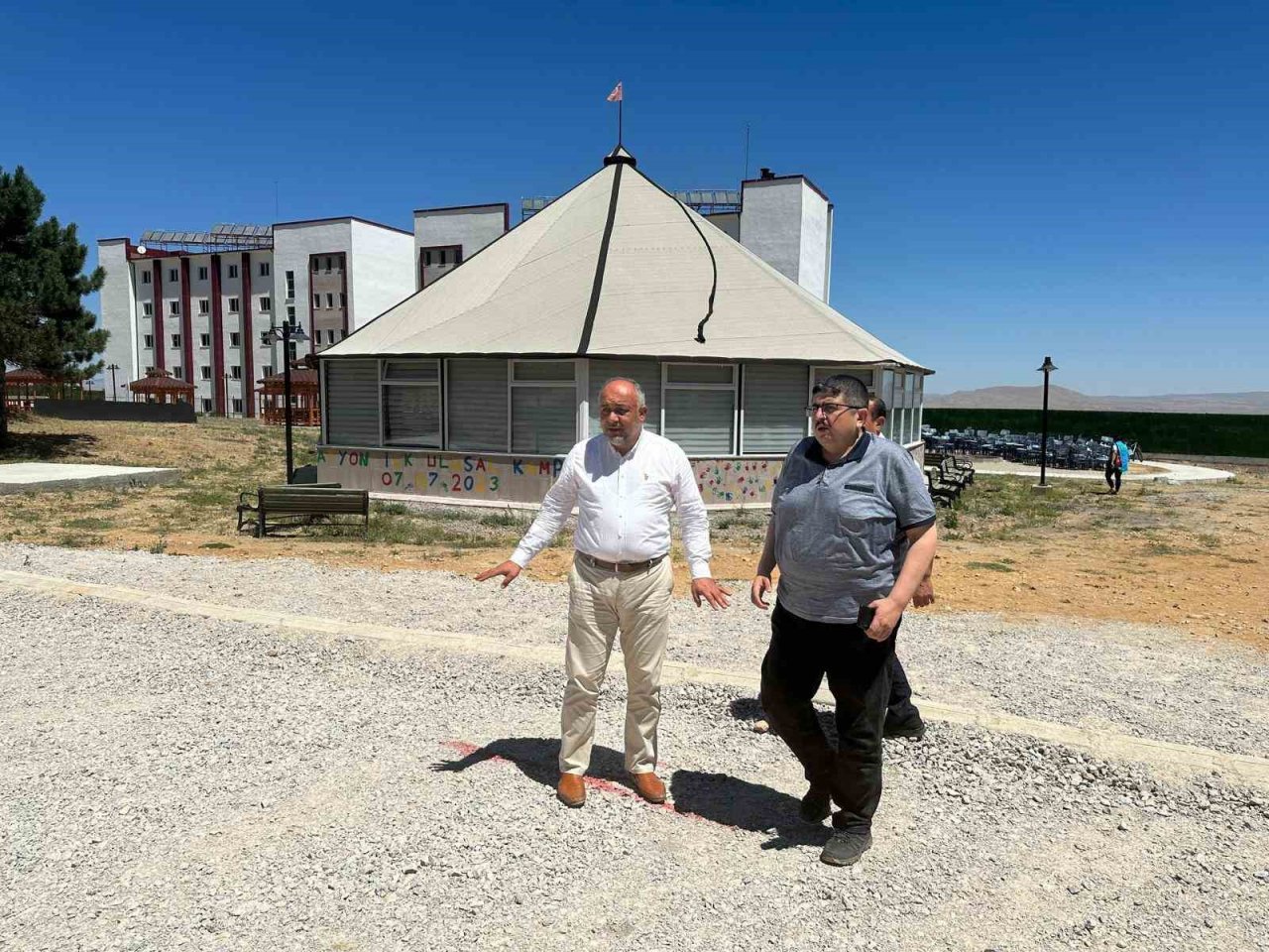 Kasapoğlu, Sultandağı’nda genç kampçılarla bir araya geldi