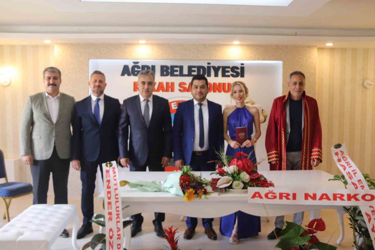 Ağrı Emniyet Müdürü’nden nikah şahitliği