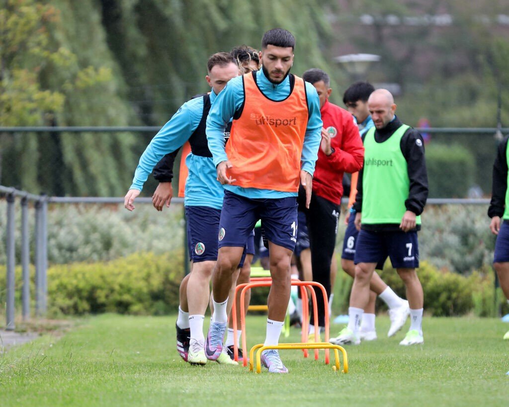 Alanyaspor Hollanda kampının 2. gününü çift antrenmanla tamamladı